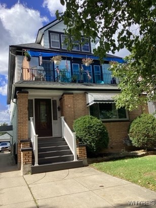 Lower APT- Parking at stairs and garage