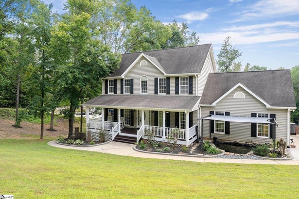 Traditional, Single Family - Travelers Rest, SC