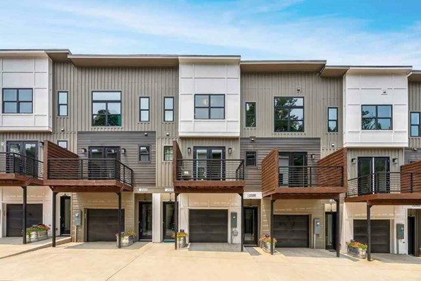 Welcome to Mason Flats, a boutique gated designer townhome communty located in East Atlanta.