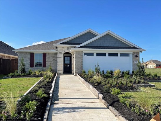 Traditional, Single-Family - Tomball, TX
