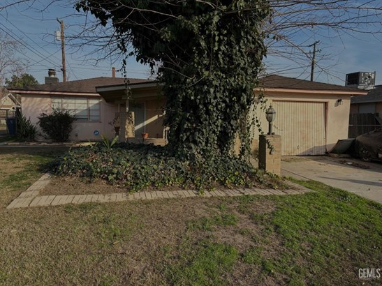 Single Family Residence - Bakersfield, CA