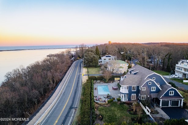 Custom,Shore Colonial, Single Family Residence - Atlantic Highlands, NJ