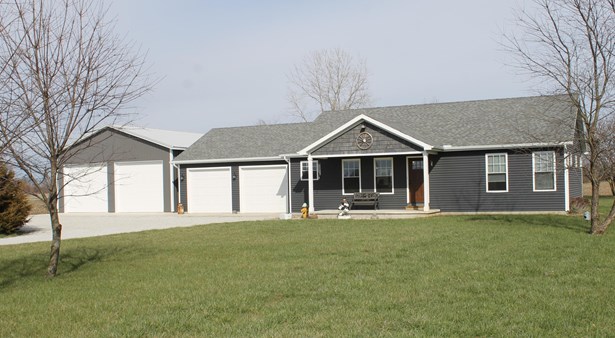 Single Family Residence, Ranch - Wheatfield, IN