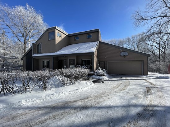 Contemporary, 2 Story,Exposed Basement - West Salem, WI