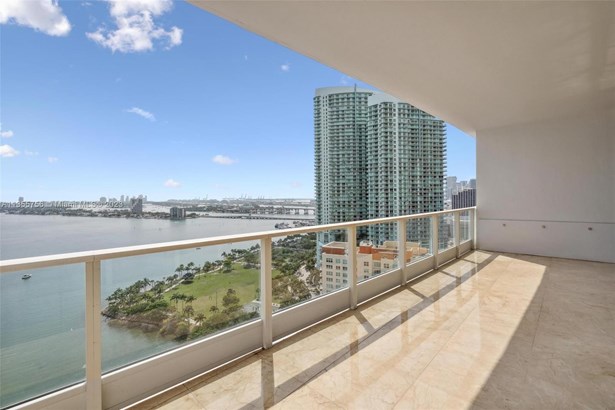 Condominium, High Rise - Miami, FL