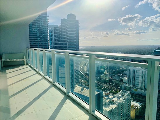 Condominium, High Rise,Penthouse - Miami, FL
