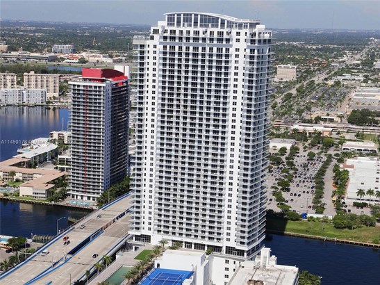 Condominium, High Rise - Hollywood, FL
