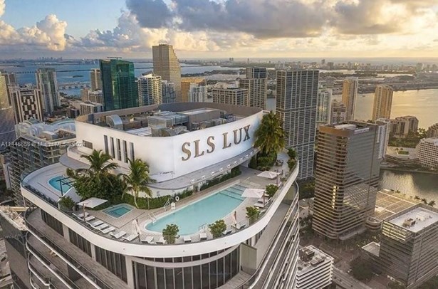Condominium - Miami, FL
