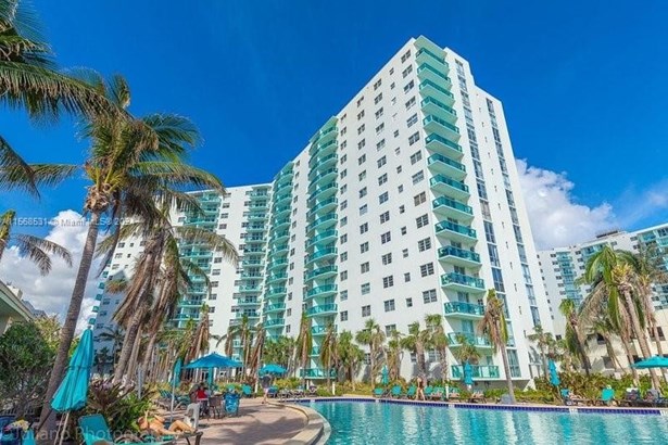 Condominium, High Rise - Hollywood, FL