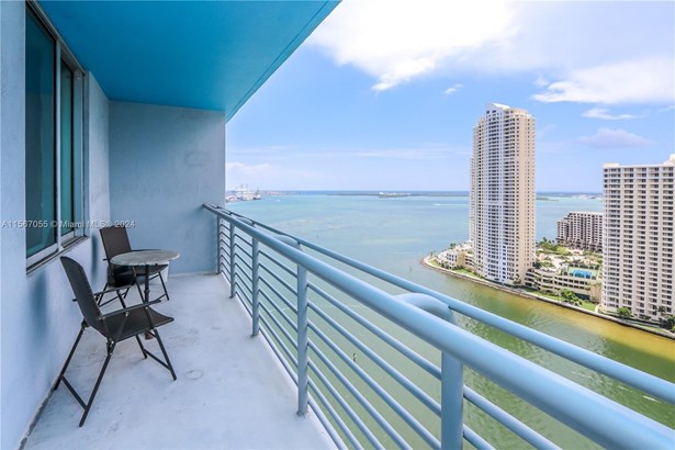 Condominium, High Rise - Miami, FL