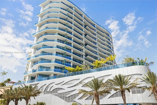 Condominium, High Rise - Sunny Isles Beach, FL