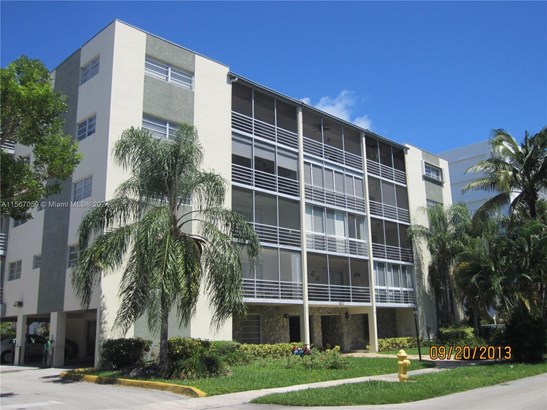 Condominium - Key Biscayne, FL