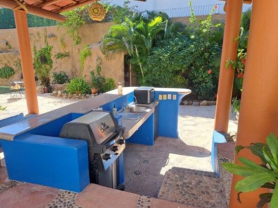 beautiful house in zihuatanejo business opportunity family pool close to downtown or sale