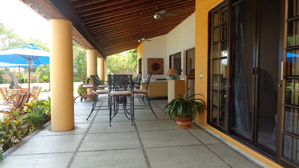 House with open terrace in Ixtapa