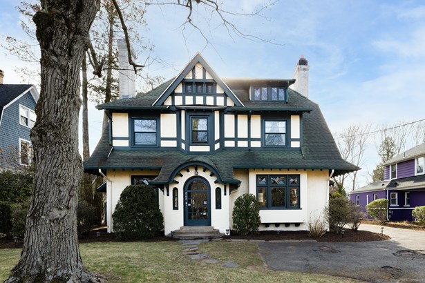 Single Family For Sale, Colonial,Tudor - New Haven, CT