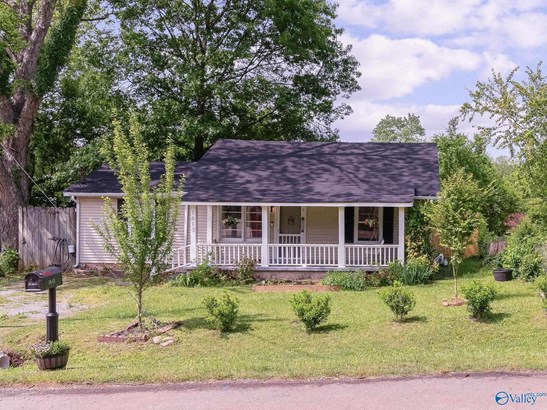 Single Family Residence, Ranch/1 Story - Huntsville, AL
