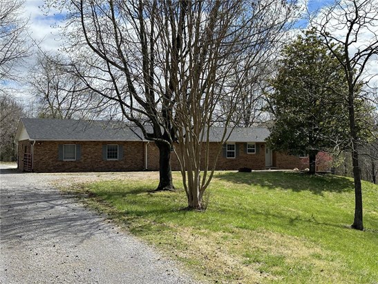 Residential, Traditional,Ranch - Jackson, MO