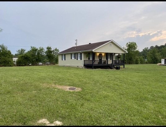 Single Family Residence, Ranch - Crab Orchard, KY
