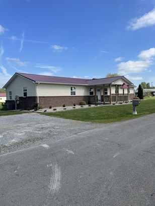 Single Family Residence - Russell Springs, KY