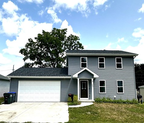 2 Story - New London, WI