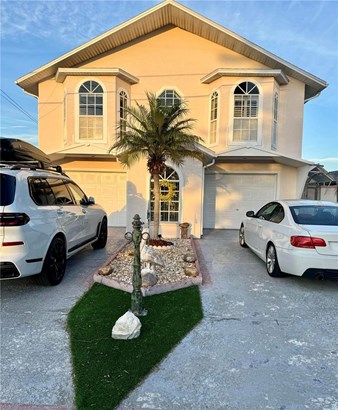 Single Family Residence - TREASURE ISLAND, FL