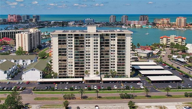 Condominium - CLEARWATER, FL