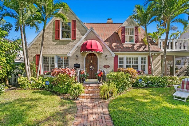 Tudor, Single Family Residence - ST PETERSBURG, FL