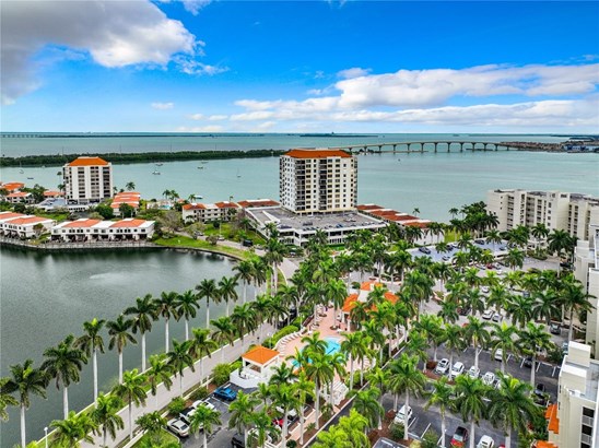 Condominium, Florida - ST PETERSBURG, FL