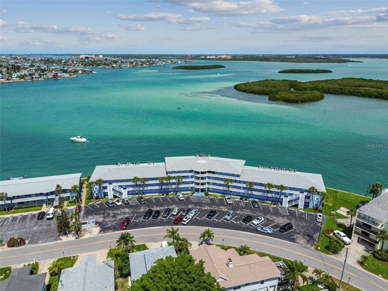 Condominium, Coastal,Florida,Mid-century Modern - TREASURE ISLAND, FL