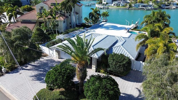 Single Family Residence - TREASURE ISLAND, FL
