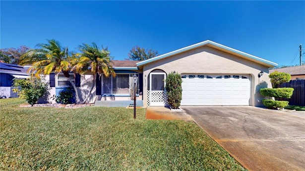 Single Family Residence, Traditional - PINELLAS PARK, FL