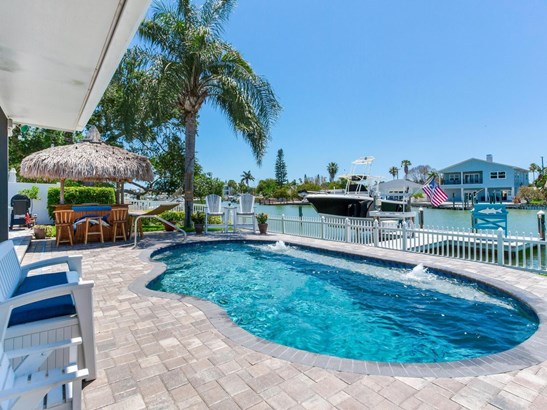 Coastal,Florida, Single Family Residence - MADEIRA BEACH, FL