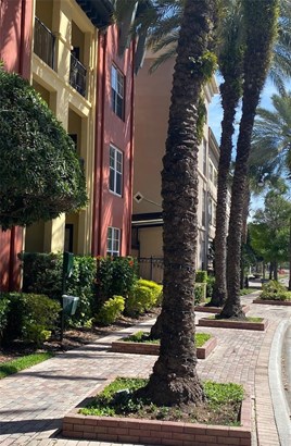 Condominium - TAMPA, FL