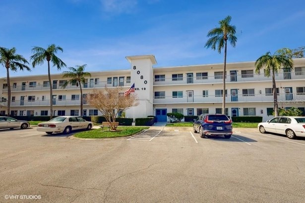 Condominium - SEMINOLE, FL