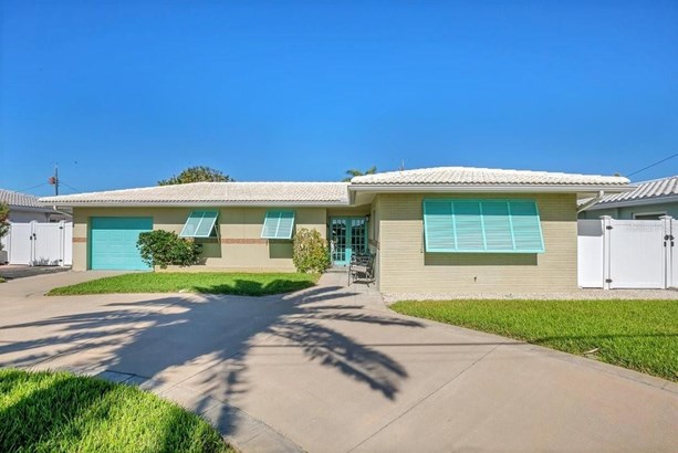 Single Family Residence, Florida,Ranch - ST PETE BEACH, FL