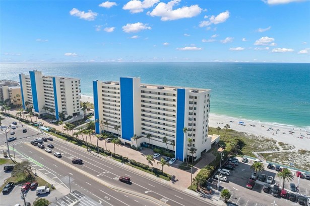 Condominium - MADEIRA BEACH, FL