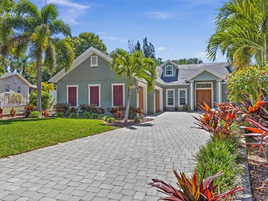 Single Family Residence, Florida - SAFETY HARBOR, FL
