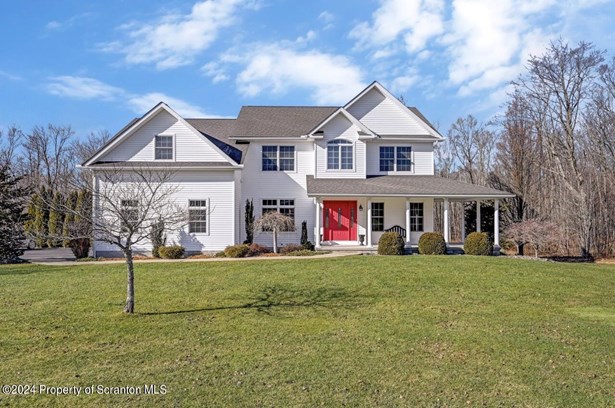 Single Family Residence, Traditional - Spring Brook Twp, PA