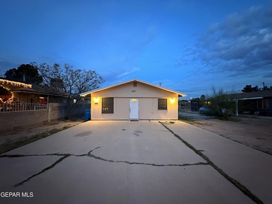 1 Story, Single Family Residence - Socorro, TX