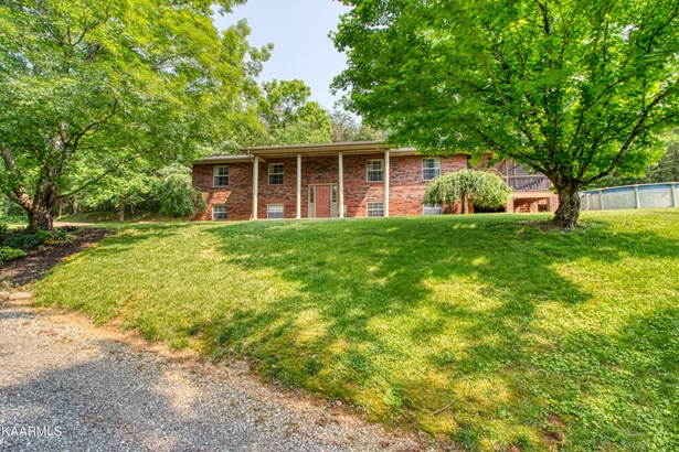 Split Foyer,Residential, Traditional - Seymour, TN
