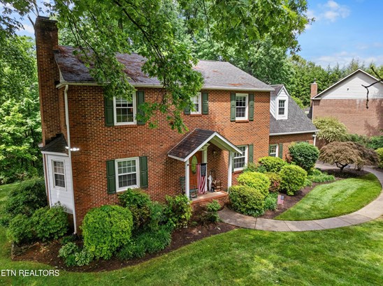 Colonial,Traditional, 2 Story - Knoxville, TN