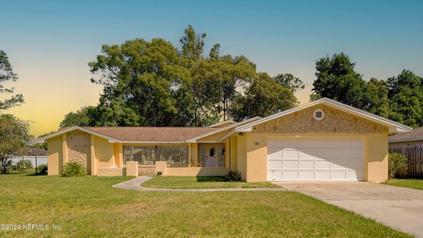 Single Family Residence, Traditional - Palm Coast, FL