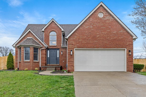 Single Family Residence - Versailles, KY