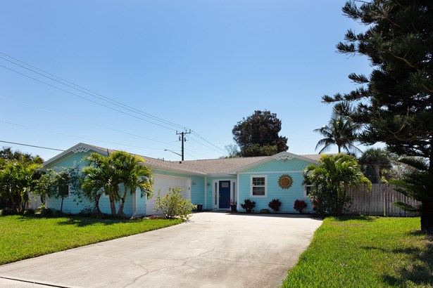Single Family Residence, Ranch - Melbourne Beach, FL
