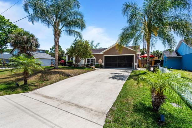 Single Family Residence, Traditional - Cocoa, FL