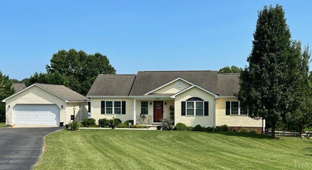 Single Family Residence, Ranch - Bedford, VA