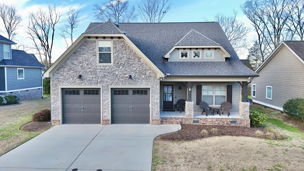 Single Family Residence, Contemporary - Ooltewah, TN