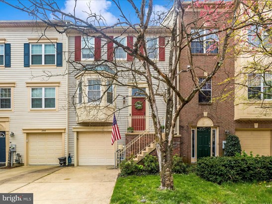 Colonial, Interior Row/Townhouse - CROFTON, MD