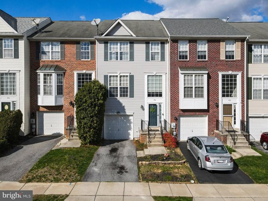 Colonial, Interior Row/Townhouse - FREDERICK, MD