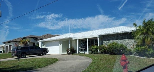 Single Family Residence - PUNTA GORDA, FL